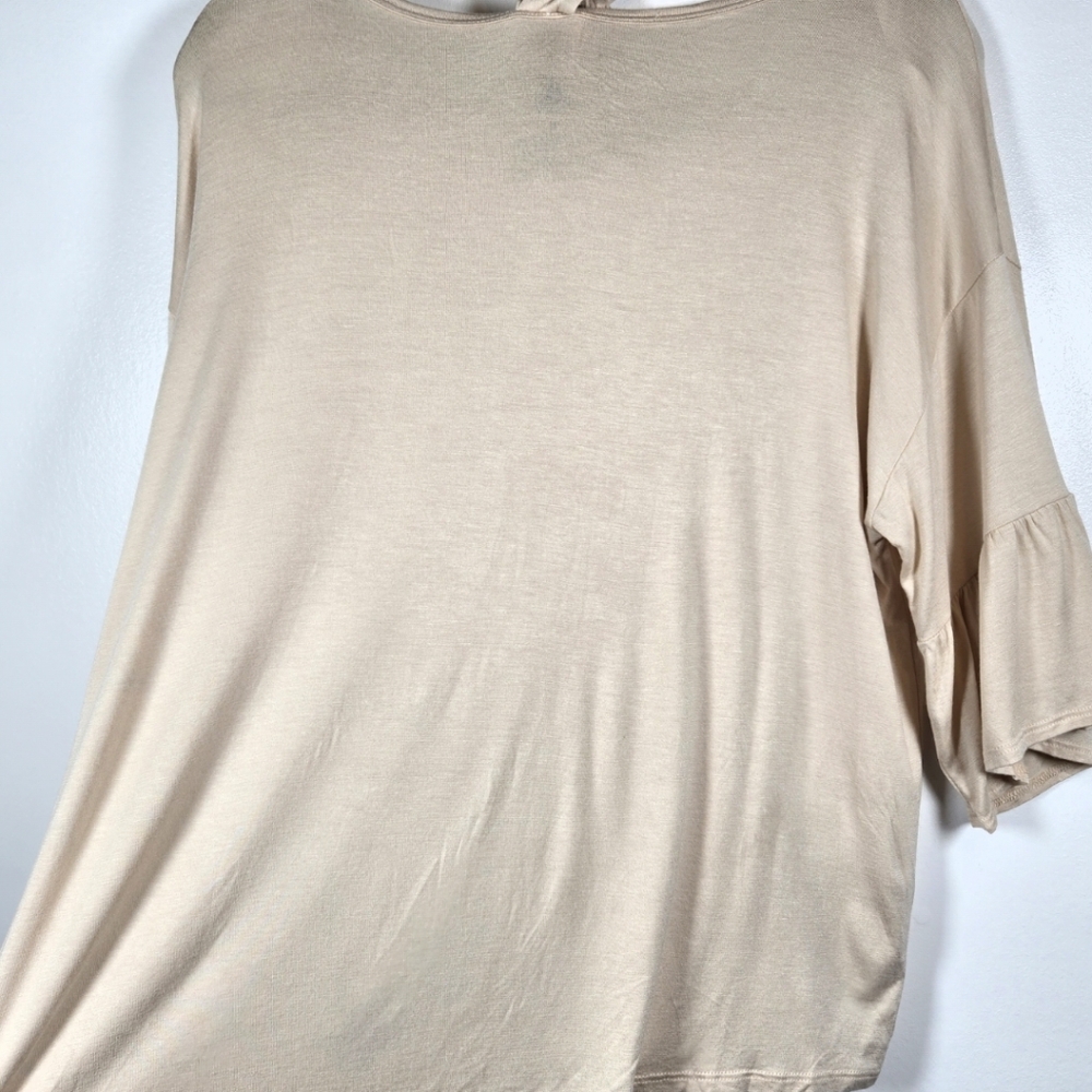 NEW Disney Parks Winnie The Pooh Eeyore Cream Lightweight Top Size Medium - Picture 11 of 12